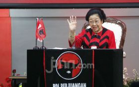 Megawati vs Prabowo: Kepala Daerah Kader PDIP Dilarang Ikut Retret - JPNN.com Jakarta