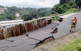 Underpass Batutulis Bogor Ditutup Gegara Longsor, Berikut Rute Alternatifnya - JPNN.com Jabar