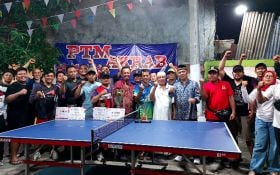 Peringati HUT ke-79 RI, PTM AKRAB dan Warga RW02 Cakung Timur Gelar Turnamen Tenis Meja  - JPNN.com Jakarta