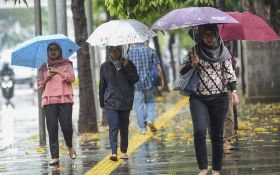cuaca Semarang Raya, BMKG: Hujan Ringan Berpotensi di Salatiga dan Kendal - JPNN.com Jateng