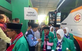 JCH Kloter 1 Asal Tulungagung Tiba di Asrama Haji Embarkasih Surabaya - JPNN.com Jatim