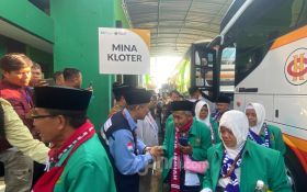2 JCH Tulungagung Alami Gangguan Kesehatan Saat Tiba di Asrama Haji Surabaya - JPNN.com Jatim