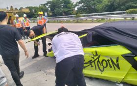 Lamborghini Tabrak Suzuki S-Presso di Tol Jombang-Mojokerto  - JPNN.com Jatim