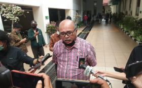 Hakim PN Surabaya dan Panitera Pengganti Ditangkap KPK di Luar Pengadilan - JPNN.com Jatim
