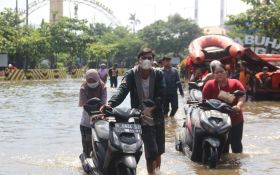 BMKG Keluarkan Peringatan Dini Banjir Rob di Pesisir Utara Jateng, Waspada - JPNN.com Jateng