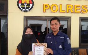 Lawan Penjambret, Wanita Muda di Malang Dapat Penghargaan dari Polisi - JPNN.com Jatim