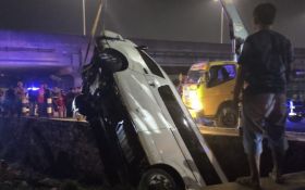 Kronologi Mobil Bawa 19 Orang Asal Benowo Surabaya Kecelakaan di Porong, Gegara Ini - JPNN.com Jatim