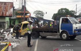 Truk Boks Hilang Kendali di Jl Temanggung-Wonosobo, Lalu Terjadilah - JPNN.com Jateng