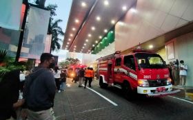 Foodcourt Mal Tunjungan Plaza Kebakaran, 5 PMK Bersiaga - JPNN.com Jatim