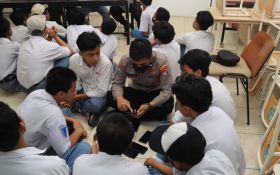 Isi HP Pelajar SMK Surabaya Digeledah, Foto Bawa Sajam - Video Wikwik Ketahuan - JPNN.com Jatim