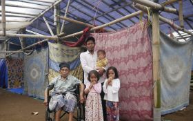 Jabar Quick Response Beri Kursi Roda Bagi Disabilitas Korban Gempa Cianjur - JPNN.com Jabar