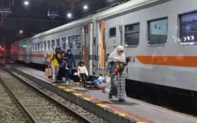 KAI Mulai Masa Angkutan Lebaran Mulai 12 April, Warga Diimbau Naik Kereta Api - JPNN.com Jatim