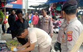 Polisi Sita 20 Ribu Petasan Korek dari Pedagang di Jalan Dewi Sartika Kota Bogor - JPNN.com Jabar