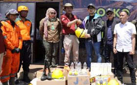 Juragan 99 Beri Bantuan Perlengkapan & Uang Untuk Penanganan Kebakaran di Bromo - JPNN.com Jatim