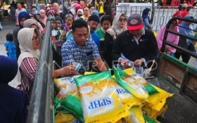 42 Ton Beras Medium Terjual dalam Program Pangan Murah Pemkot Medan - JPNN.com Sumut