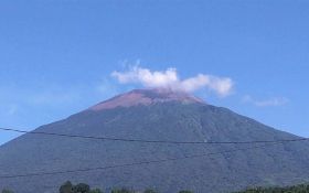 Aktivitas Gunung Slamet Berstatus Waspada, BPBD Banyumas Minta Masyarakat Tetap Tenang - JPNN.com Jateng