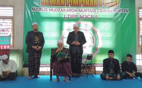 Dikunjungi Prabowo, Abuya Muhtadi Bakal Tetap Mendukung Ganjar-Mahfud - JPNN.com Banten