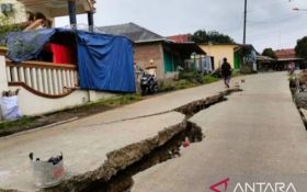 Puluhan Rumah Warga Rusak Akibat Bencana Pergerakan Tanah di Kabupaten Sukabumi - JPNN.com Jabar