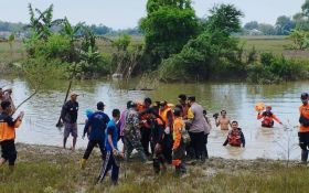 Dua Santriwati di Grobogan Terseret Arus Banjir, Ditemukan Meninggal Dunia, Innalillahi - JPNN.com Jateng