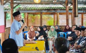 Momen Sadad Ladeni Pertanyaan Kritis Mahasiswa Saat Tadarus Politik di Jombang - JPNN.com Jatim