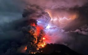 Erupsi Gunung Ruang Picu Peningkatan Aktivitas Dua Gunung Lain - JPNN.com Jabar