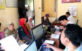 Dugaan Penyelewengan Bantuan Pangan Kemensos Ditemukan di Situbondo - JPNN.com Jatim