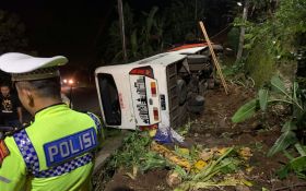 Bus Bawa 38 Penumpang Hilang Kendali di Bantul - JPNN.com Jogja