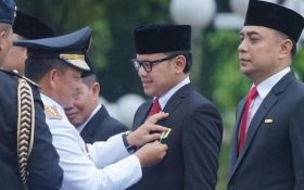 Raih Tanda Kehormatan dari Presiden, Bima Arya: Ini Semua Untuk ASN Hebat Kota Bogor! - JPNN.com Jabar