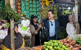 Balon Wali Kota Cimahi Adhitia Yudisthira Serap Aspirasi Warga di Pasar Antri - JPNN.com Jabar