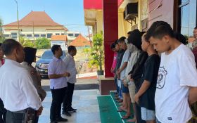Mabuk & Bikin Gaduh di Alun-Alun Kraksaan, 8 Pemuda Ini Kena Batunya - JPNN.com Jatim