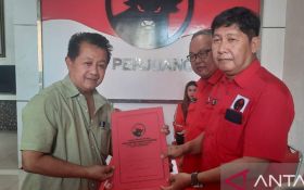 Mantan Kasatpol PP Kota Semarang Ambil Formulir Pendaftaran Pilkada 2024 di Kantor PDIP - JPNN.com Jateng