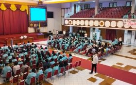 Ratusan Mahasiswa UNS Solo Demo, Tuntut Kampus Mengkaji Ulang Biaya IPI & UKT  - JPNN.com Jateng