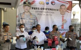 Fakta-Fakta Pabrik Narkoba di Perumahan Elite Surabaya Digerebek Polda Jatim - JPNN.com Jatim