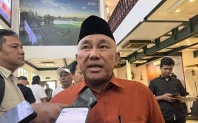 Spanduk Supian Suri Dicopot Satpol PP, Mohammad Idris: Demi Allah Saya Enggak Menyuruh - JPNN.com Jabar