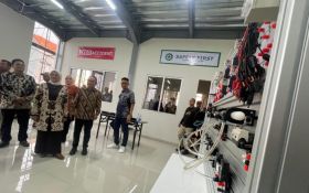 Menaker Luncurkan SMK Asy-Syarif Mitra Industri di Mojokerto, Siapkan 2 Jurusan Ini - JPNN.com Jatim