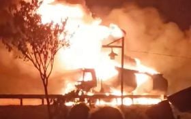 Truk Tangki Pertamina Terbakar di Tol Ngawi-Kertosono, Sempat Terdengar Ledakan - JPNN.com Jatim