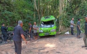 Minibus Rombongan Wisatawan Asal Blora Kecelakaan di Imogiri Bantul - JPNN.com Jogja