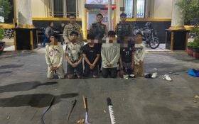 6 Anggota Gangster di Surabaya Ditangkap Saat Live Streaming, Bawa Celurit & Gergaji - JPNN.com Jatim
