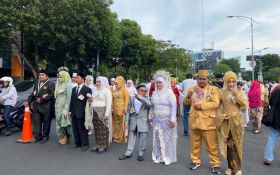 Wali Kota Eri: Isbat Nikah Massal Tertibkan Adminitrasi Pernikahan Warga Surabaya - JPNN.com Jatim