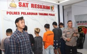Lagi, Polisi Tangkap 6 Anggota Gangster di Jalan Kalianak Surabaya Bawa Sajam - JPNN.com Jatim