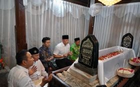 Kunjungi Makam Sunan Giri, Menteri AHY: Sertifikat Tanah Wakaf Harus Diprioritaskan - JPNN.com Jatim
