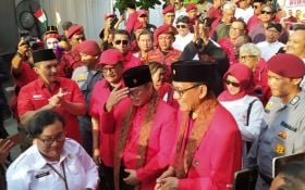 Diiringi Pawai Budaya, Hasto-Wawan Mendaftar Calon Wali Kota Jogja - JPNN.com Jogja