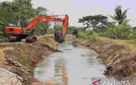 Normalisasi Irigasi Sekunder BKG Selamatkan 360 Hektare Sawah Kritis di Bekasi - JPNN.com Jabar