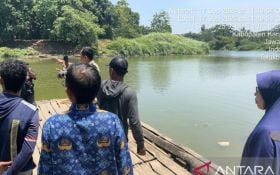 DLHK Karawang Minta Warga Tak Nyalakan Api di Sekitar Semburan Sungai Citarum - JPNN.com Jabar