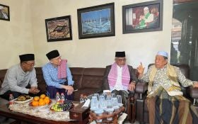 Mendatangi Ulama Cianjur, Ahmad Syaikhu Didoakan Memenangkan Pilgub Jabar 2024 - JPNN.com Jabar