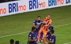 Kiper Igor Rodrigues Cemerlang, Persita Tahan Imbang Borneo FC 0-0 - JPNN.com Kaltim