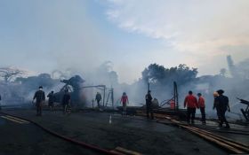 Lapak Pedagang dan Rumah Warga di Tajur Bogor Dilahap Si Jago Merah - JPNN.com Jabar