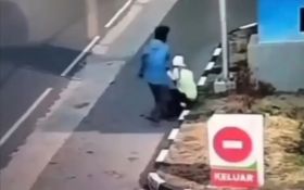 Viral Pria di Malang Terekam CCTV Aniaya Supeltas Penyandang Disabilitas - JPNN.com Jatim