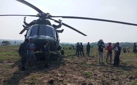 Latihan Terbang, Helikopter TNI AD Mendarat Darurat di Blora, Begini Penjelasan Kodam IV Diponegoro - JPNN.com Jateng