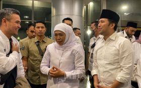 Debat Pilgub Ketiga, Khofifah-Emil Komitmen Jadikan Jawa Timur Gerbang Baru Nusantara - JPNN.com Jatim